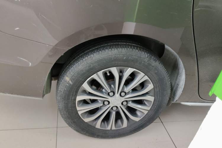 Used Buick GL8 2023 Facelifted Land Cruiser Executive Luxury Version