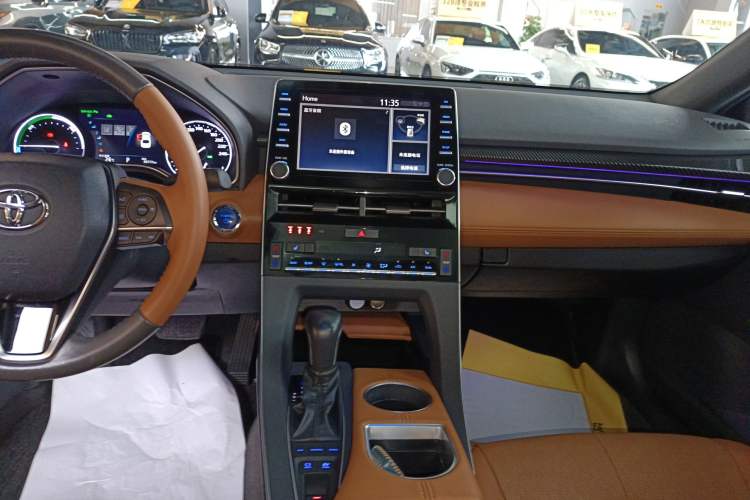 Used Toyota Avalon 2019 Dual-Engine 2.5L XLE Prestige Version China VI Standard