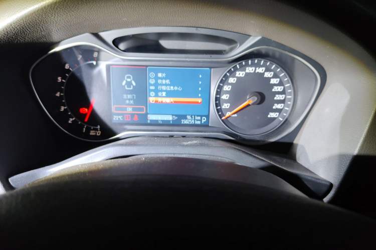 Used Ford Mondeo 2011 2.0L GTDi 200 Fashion Edition Odometer Close Up