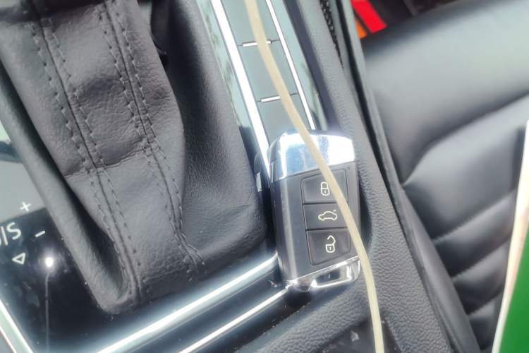 Used Volkswagen Magotan 2018 330TSI DSG Advanced Model Vehicle Key