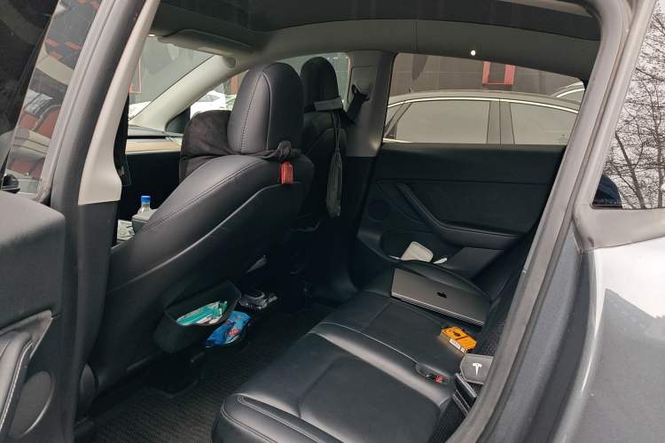 Used Tesla Model Y 2022 Long-Range All-Wheel-Drive Version