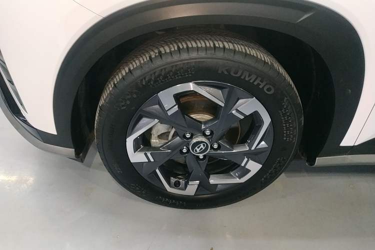 Used Hyundai ix35 2023 Musso 2.0L Deluxe Edition DLX
