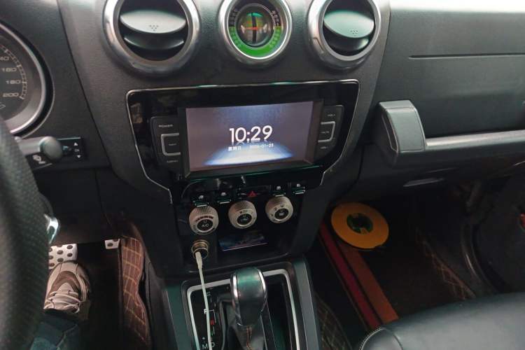 Used BAIC Off-Road BJ40 2017 40L 2.3T Automatic All-Wheel Drive Ring of the Tower Champion Edition
