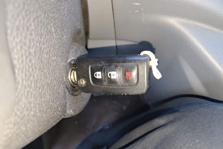 Used Foton Toano 2023 2.8T Manual Jixiang Long Wheelbase Mid-Top with Rear Dual Tires 7/9 Seats Vehicle Key