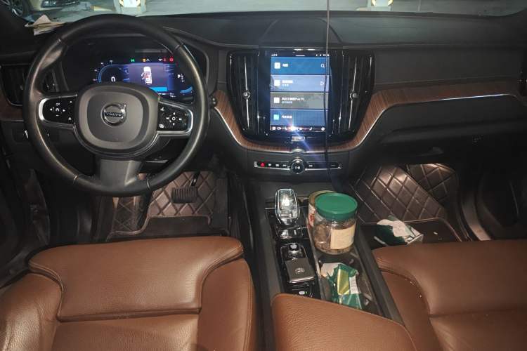 Used Volvo XC60 New Energy 2022 T8 Plug-in Hybrid All-Wheel Drive Smart Luxury Edition