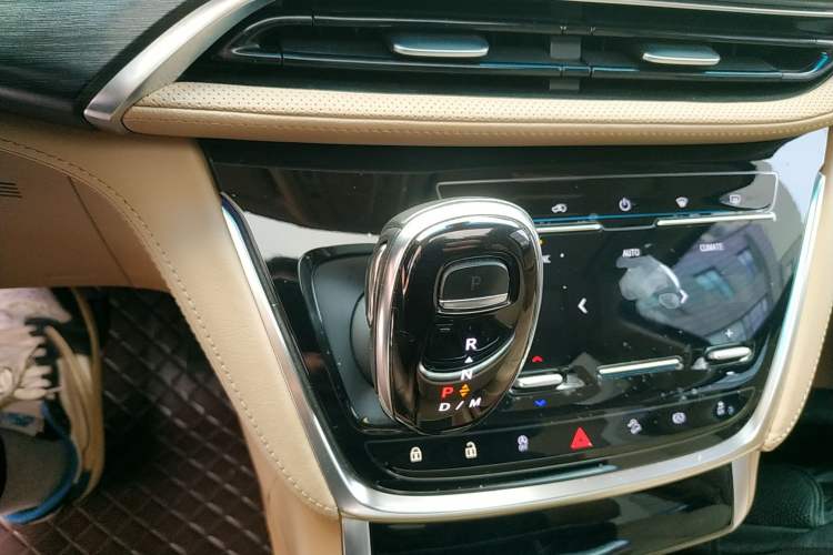 Used Buick GL8 2021 ES Land Cruiser 653T Luxury Edition
