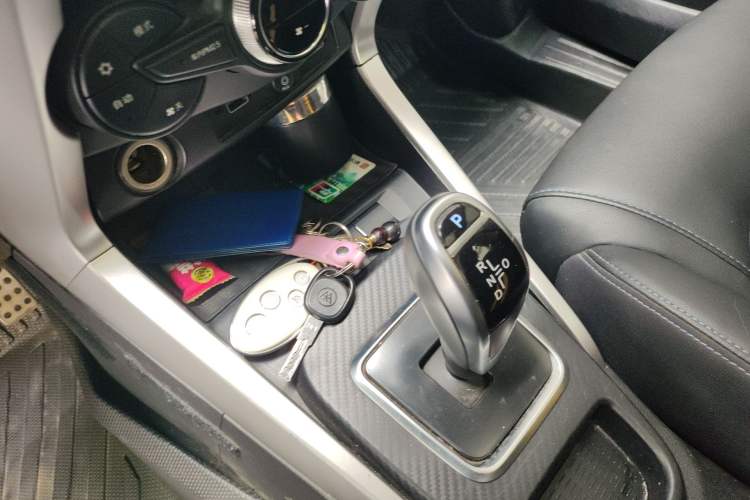 Used BYD Yuan New Energy 2018 EV360 Smart Connect Cool Edition Gear Lever