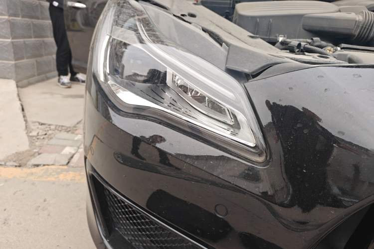 Used Maserati President 2013 3.8T Standard Model Right Front Headlight