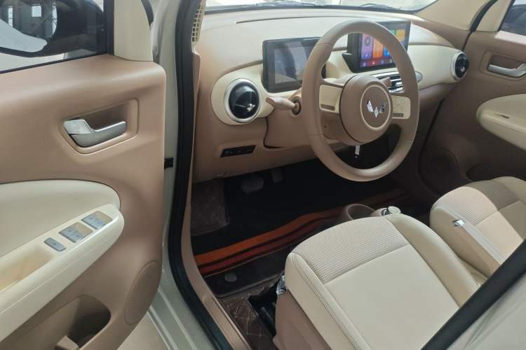 Used Wuling Hongguang MINIEV 2025 Four-Door Version Advanced Edition Driver Seat