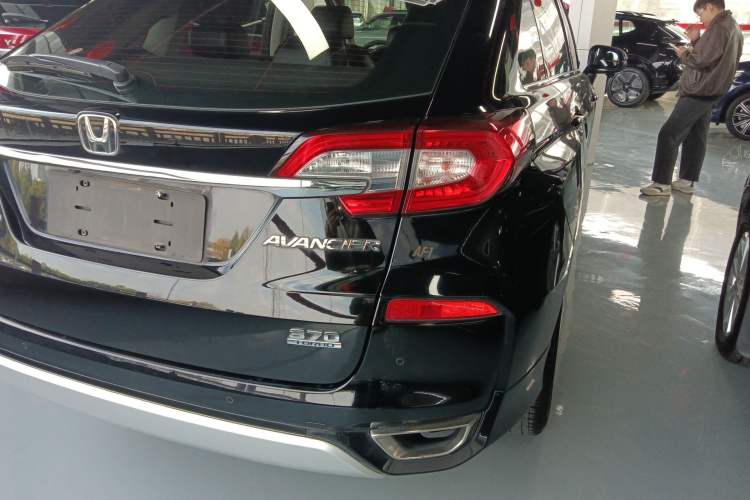 Used Honda Avancier 2017 240TURBO Two-Wheel Drive Premium Edition
