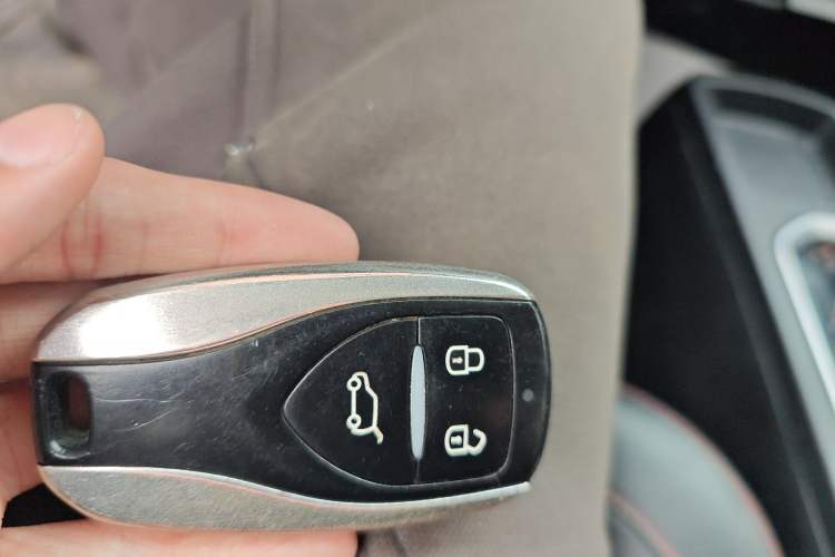 Used Dayun Yuehu 2021 32.85 kWh Two-Wheel-Drive Sprite Version Vehicle Key