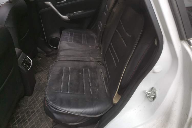 Used Haval M6 2019 1.5T DCT Two-Wheel Drive Elite Version China V Standard Left Rear Seat