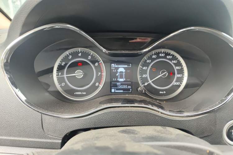 Used Baojun 560 2015 1.8L manual luxury version