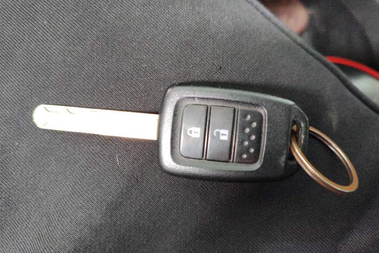 Used Honda Fit 2016 1.5L SES CVT Fashion Sunroof Edition Vehicle Key