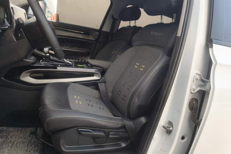 Used Baojun RM-5 2019 1.5T CVT Elite Version with 24-Hour Online Service 6 Seats