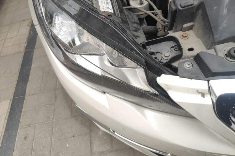 Used Peugeot 308S 2015 1.6T Automatic Jingchi Edition Right Front Headlight