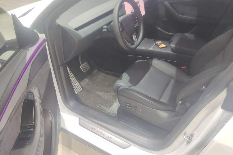 Used Tesla Model Y L 2025 Model Long-Range All-Wheel-Drive Version Driver Seat