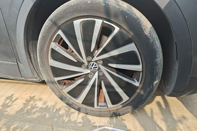 Used Volkswagen ID.4 X 2021 Pro Smart Long-Range Edition Right Front Wheel Hub