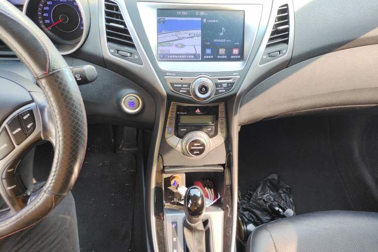 Used Hyundai Elantra (5th Generation / Langdong) 2015 1.6L Automatic Luxury Model Audio And AC Panel
