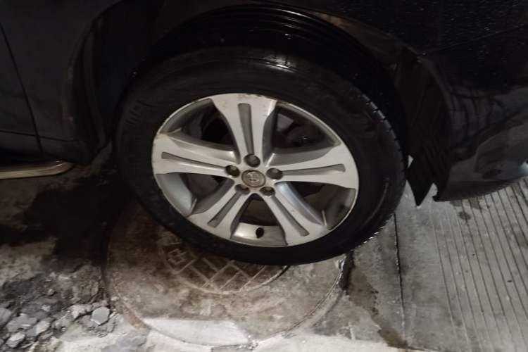 Used Toyota Highlander 2011 2.7L Two-Wheel Drive 7-Seater Luxury Navigation Edition