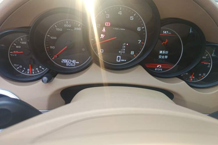 Used Porsche Cayenne 2011 Cayenne 3.0T Odometer Close Up