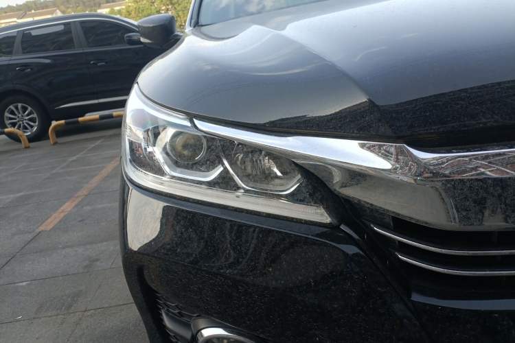 Used Honda Accord 2016 2.0L Comfort Edition Right Front Headlight