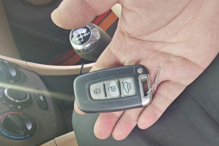 Used Hyundai Verna (older generation) 2010 Sedan 1.4L Manual Comfort GS Vehicle Key