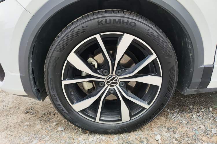 Used Volkswagen T-ROC 2024 300TSI DSG Two-Wheel-Drive Chen Guang Edition Left Front Wheel Hub
