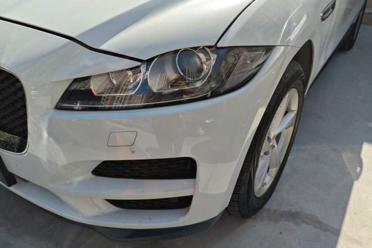 Used Jaguar F-PACE 2016 2.0T Two-Wheel Drive Urban Luxury Edition
