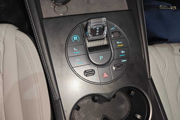 Used BYD Seal 06 New Energy 2024 DM-i 120KM Flagship Model Gear Lever