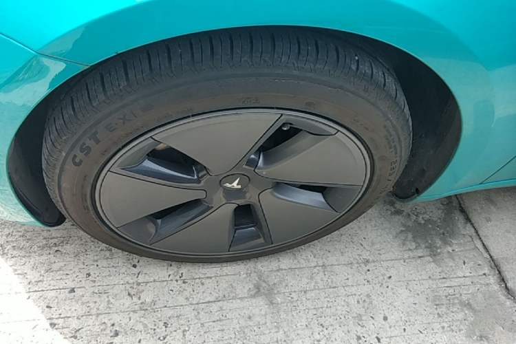 Used Tesla Model 3 2021 Standard Range Rear-Wheel Drive Upgraded Version 3D6 Left Front Wheel Hub