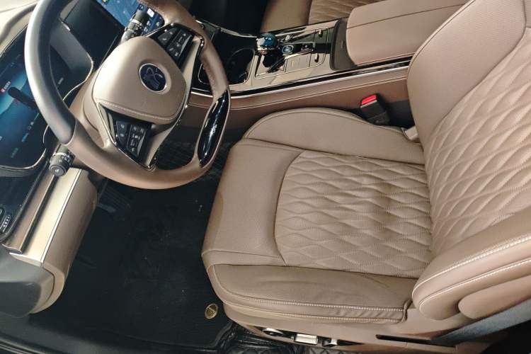 Used BYD Han 2024 EV Glory Edition 506KM Front-Wheel-Drive Premium Model