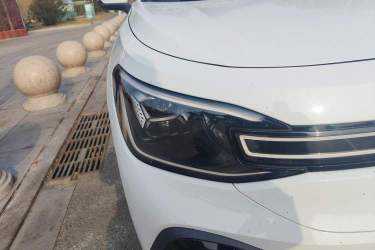 Used Volkswagen ID.6 CROZZ 2021 Long-Range PURE+ Edition Right Front Headlight