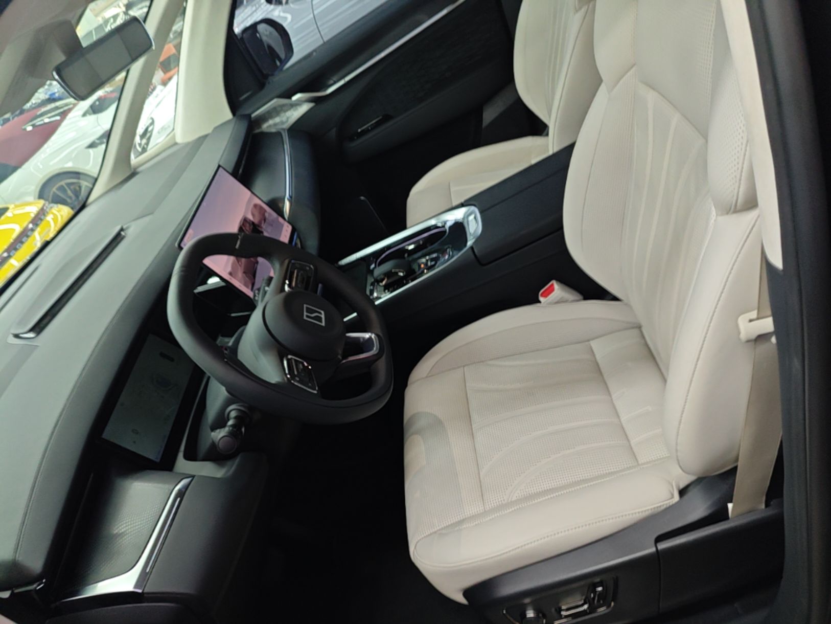 Zeekr 009 2024 GAC Trumpchi — снимка 17