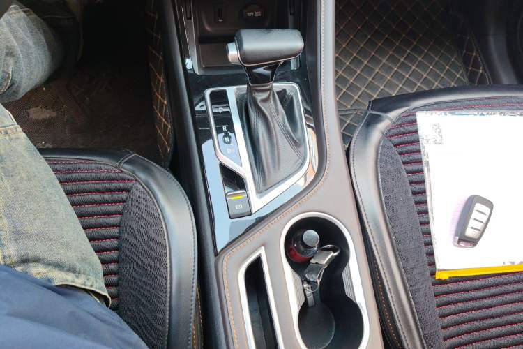 Used CHANGAN CS35PLUS 2018 1.6L Automatic Changlian Edition China V Standard Gear Lever