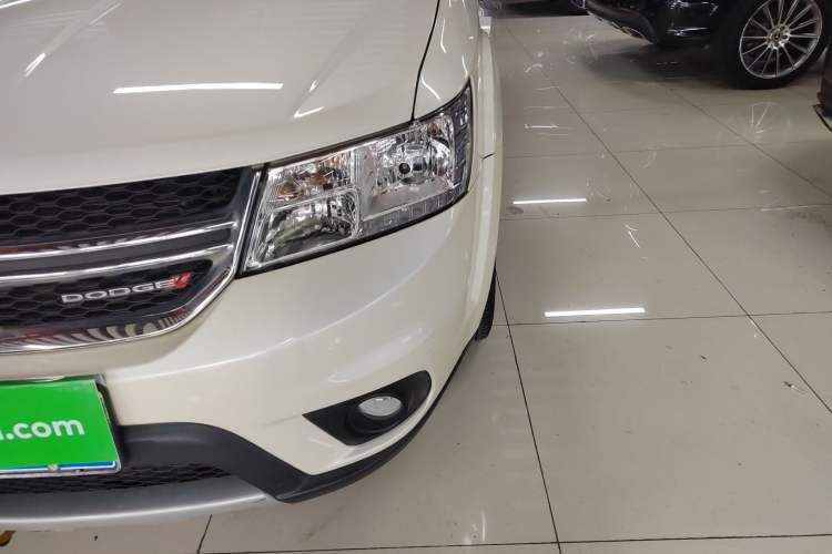 Used Dodge Journey 2013 2.4L Two-Wheel Drive Luxury Version
