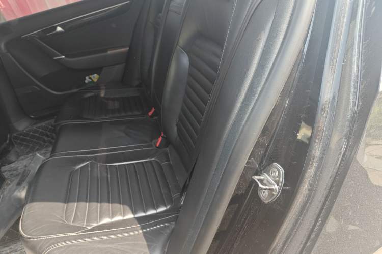 Used Volkswagen Magotan 2013 1.8TSI Premier Model Left Rear Seat