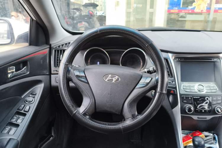 Used Hyundai Sonata 2013 2.4L Automatic Luxury Version China IV Standard
