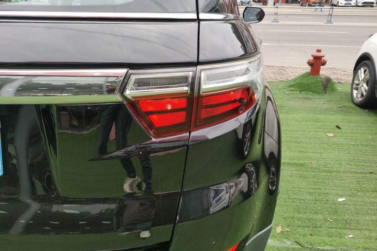 Used JMC Yusheng S330 2016 1.5L GTDi Automatic Two-Wheel Drive Fashion Edition
