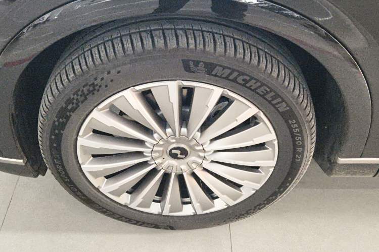 Used ONVO Luxeed L90 2025 Model—Ultra Six-Seater Version