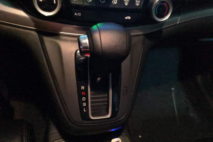 Used Honda CR-V 2016 2.0L two-wheel drive Urban Edition
