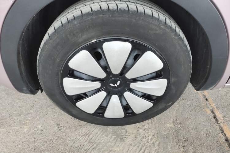 Used Wuling Bingo 2023 203km Comfort Edition Left Front Wheel Hub
