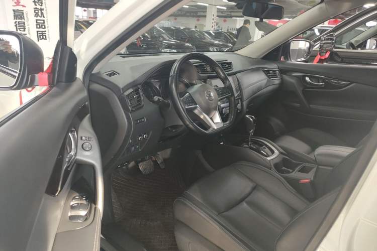 Used Nissan X-Trail 2022 2.0L Two-Wheel Drive Smart Connect Premium Edition