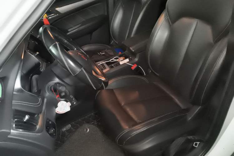 Used Roewe RX5 2016 20T Two-Wheel Drive Automatic Internet Smart Edition
