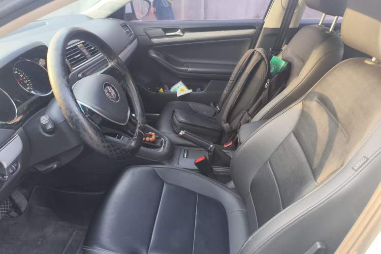 Used Volkswagen Sagitar 2015 1.6L Automatic Comfort Model Left Front Seat