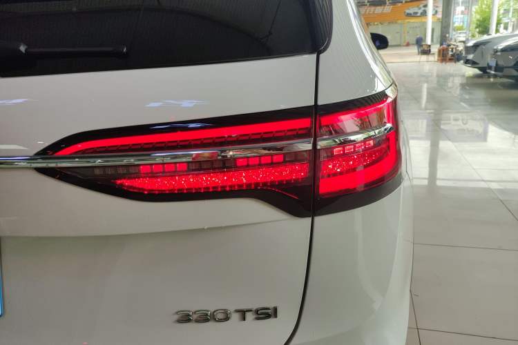 Used Volkswagen Viloran 2020 330TSI Business Edition Right Rear Taillight