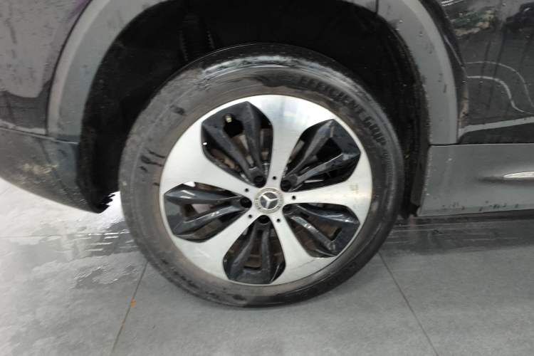 Used Mercedes-Benz GLB 2023 GLB 220 Fashion Model Right Rear Wheel Hub