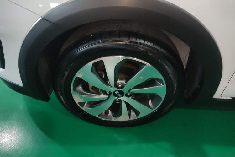 Used Kia KX Cross 2017 1.4L MT GLS