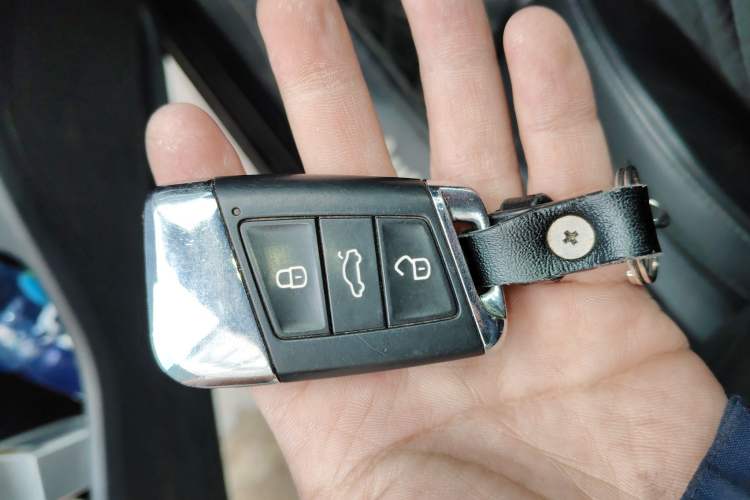 Used Volkswagen Magotan 2017 330TSI DSG Leading Model Vehicle Key