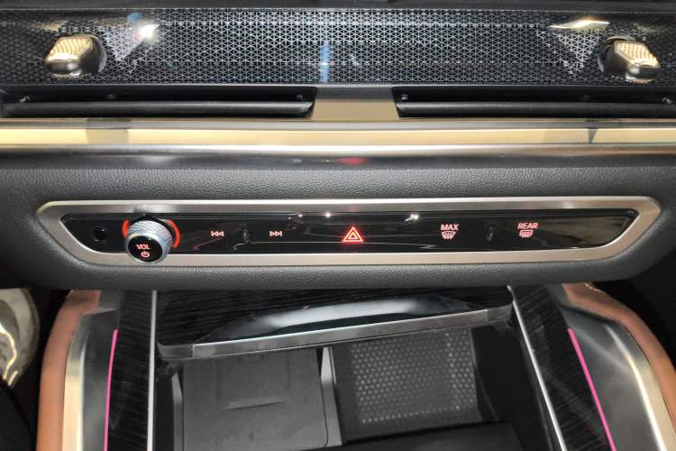 Used BMW X6 2023 xDrive40i M Sport Package